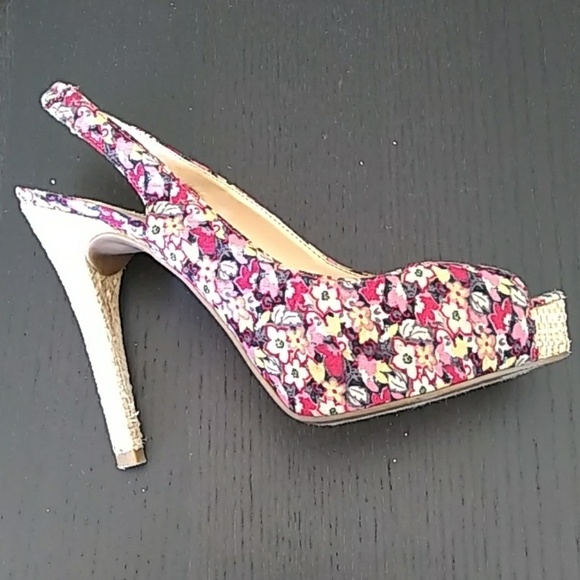 Guess Floral Peep Toe High Heels - Picture 3 of 4
